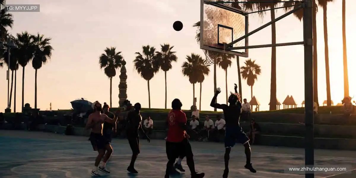 实时直击，弹幕狂欢！💻🎉 体育直播，就要和千万人一起尖叫！